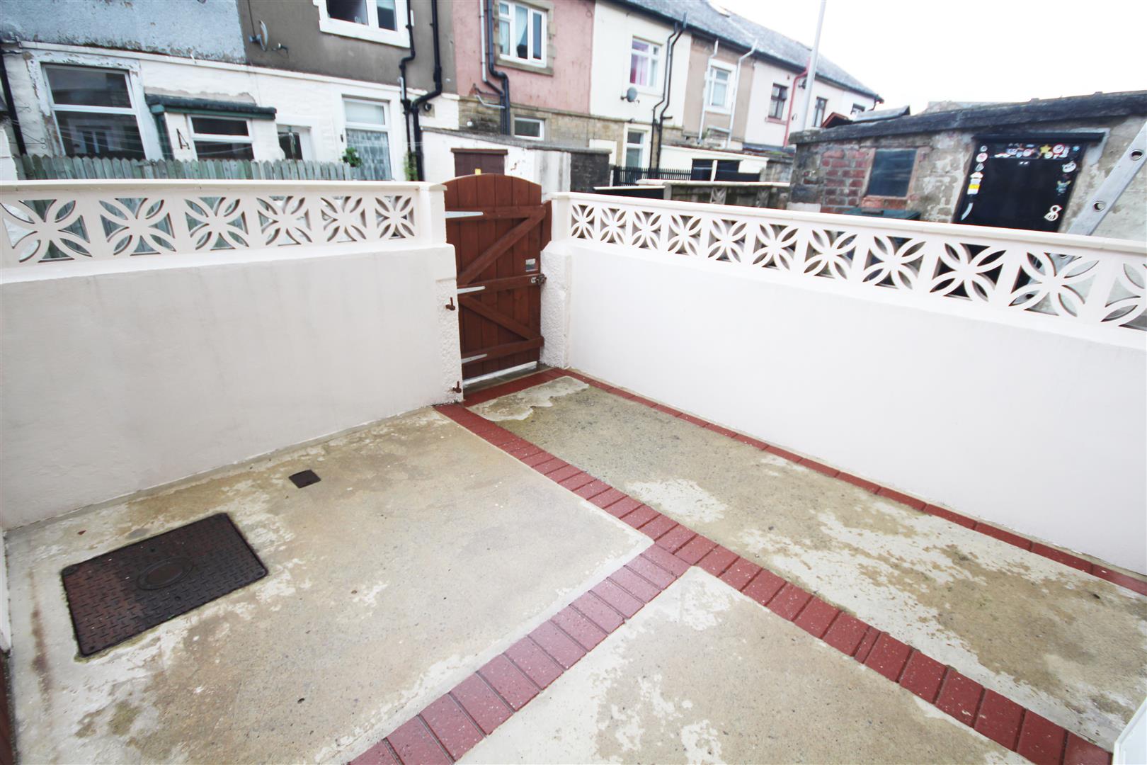 2 bedroom terraced house SSTC in Barnoldswick - 2015-05-19 15.02.44.jpg